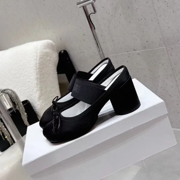 MM6 Maison Martin Margiela Black Mary Jane Block Heel Mules with Bow - Picture 4 of 9
